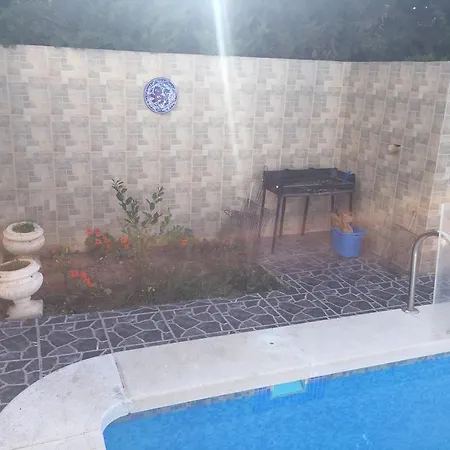 Esperanza בית הארחה